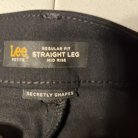Lee jeans, reg. fit, straight leg. Secret Shape. Sz 8P - Picture 3 of 9